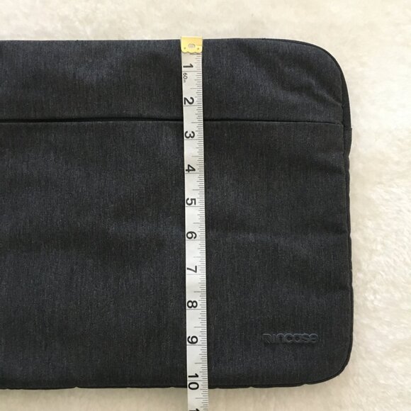 Incase Laptop Sleeve 14"x10" Gray 16" Diagonal - Picture 10 of 12
